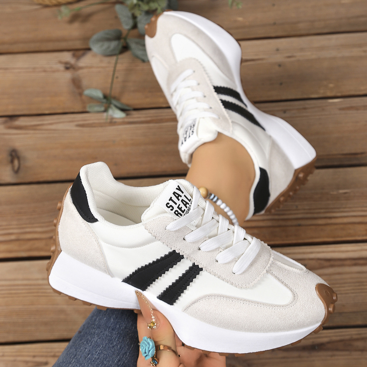 Cleo Sneakers